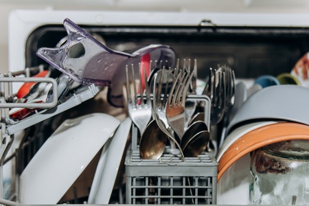 食器棚の整理整頓と見直しでキッチン美人に